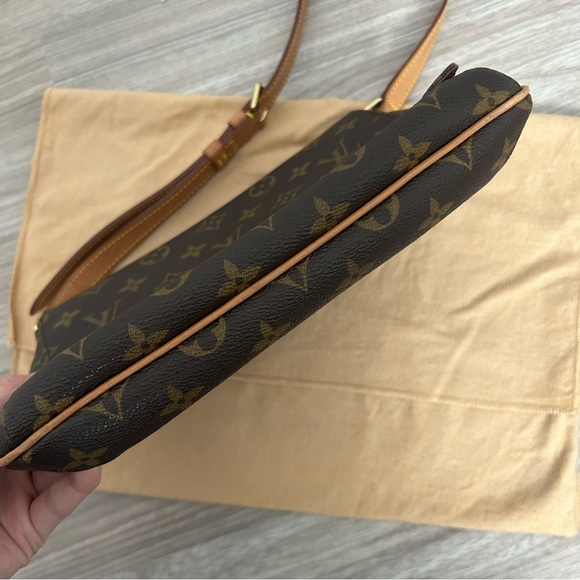 Louis Vuitton Musette Tango - Picture 8 of 16